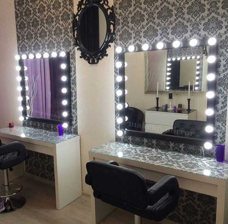 Фотография Черное гримерное зеркало с 19 лампами, МДФ от CARAVELLA на MakeupMirror.ru +7(495)1281381